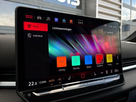 Volkswagen T-Roc R-Line First Edition | 'App-Connect' draadloze smartphone integratie | 30,5 cm display met 2D en ... ActivLease financial lease