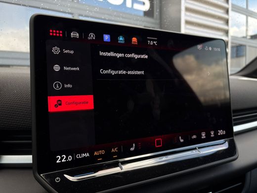 Volkswagen T-Roc R-Line First Edition | 'App-Connect' draadloze smartphone integratie | 30,5 cm display met 2D en ... ActivLease financial lease