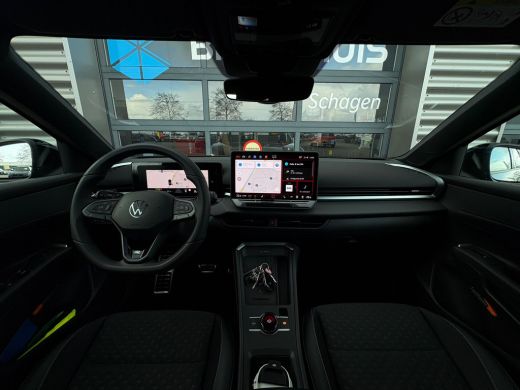 Volkswagen T-Roc R-Line First Edition | 'App-Connect' draadloze smartphone integratie | 30,5 cm display met 2D en ... ActivLease financial lease