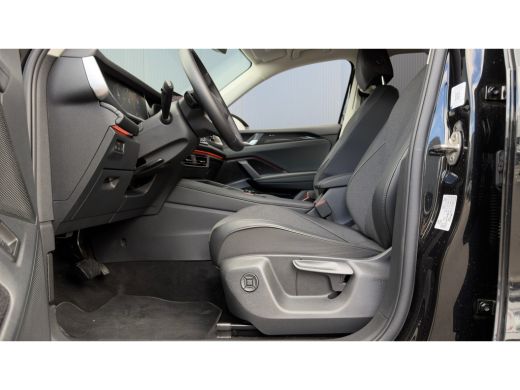 Volkswagen Tayron 1.5 eHybrid Life Edition | Trekhaak | Apple Carplay | Camera | ActivLease financial lease