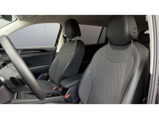 Volkswagen Tayron 1.5 eHybrid Life Edition | Trekhaak | Apple Carplay | Camera | ActivLease financial lease