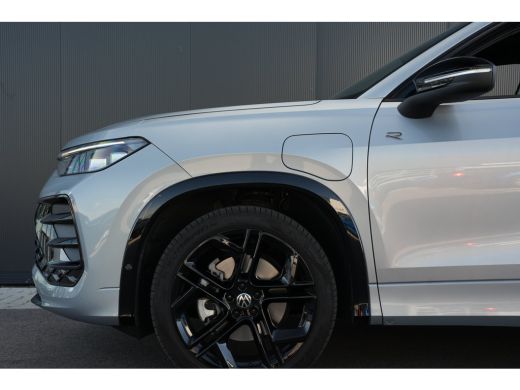 Volkswagen Tayron 1.5 eHybrid R-Line Edition | Trekhaak | Camera | Panoramadak | ActivLease financial lease