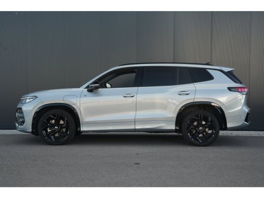 Volkswagen Tayron 1.5 eHybrid R-Line Edition | Trekhaak | Camera | Panoramadak | ActivLease financial lease
