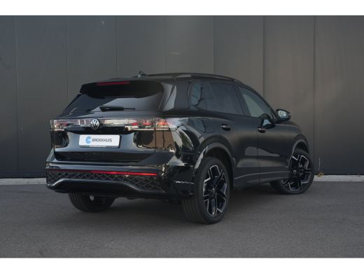 Volkswagen Tiguan 1.5 eHybrid R-Line Edition 272PK | Panoramadak | Trekhaak | Apple Carplay | ActivLease financial lease