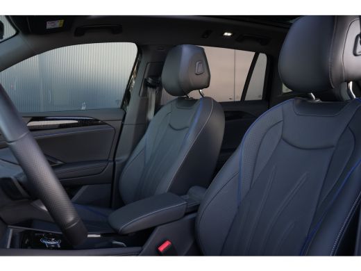 Volkswagen Tiguan 1.5 eHybrid R-Line Edition 272PK | Panoramadak | Trekhaak | Apple Carplay | ActivLease financial lease