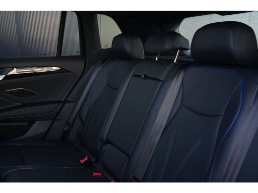 Volkswagen Tiguan 1.5 eHybrid R-Line Edition 272PK | Panoramadak | Trekhaak | Apple Carplay | ActivLease financial lease