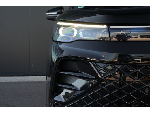 Volkswagen Tiguan 1.5 eHybrid R-Line Edition 272PK | Panoramadak | Trekhaak | Apple Carplay | ActivLease financial lease