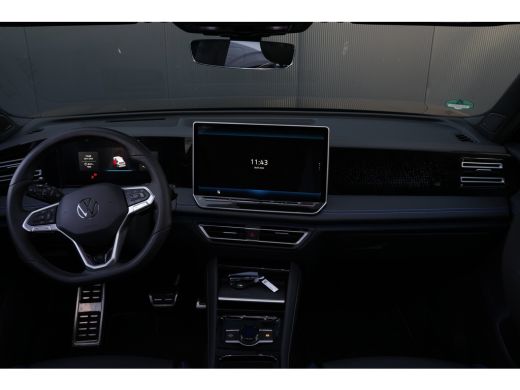 Volkswagen Tiguan 1.5 eHybrid R-Line Edition 272PK | Panoramadak | Trekhaak | Apple Carplay | ActivLease financial lease