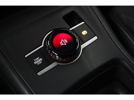 Volkswagen Tiguan 1.5 TSI eHybrid DSG-6 204PK Life Edition | TREKHAAK | 360 CAMERA | ADAPT. CRUISE | STUUR + STOELV... ActivLease financial lease