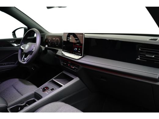 Volkswagen Tiguan 1.5 TSI eHybrid DSG-6 204PK Life Edition | TREKHAAK | 360 CAMERA | ADAPT. CRUISE | STUUR + STOELV... ActivLease financial lease