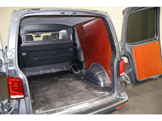 Volkswagen Transporter 2.0 TDI 150pk L2 H1 Bulli Automaat DC (Wordt verwacht) ActivLease financial lease
