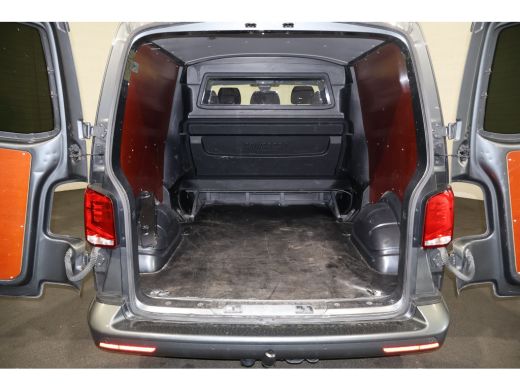 Volkswagen Transporter 2.0 TDI 150pk L2 H1 Bulli Automaat DC (Wordt verwacht) ActivLease financial lease