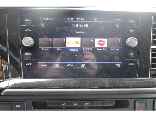Volkswagen Transporter 2.0 TDI 150pk L2 H1 Bulli Automaat DC (Wordt verwacht) ActivLease financial lease