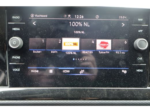 Volkswagen Transporter 2.0 TDI 150pk L2 H1 Bulli Automaat DC (Wordt verwacht) ActivLease financial lease