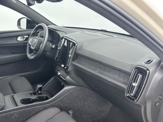 Volvo  EX40 Single Motor Extended Range Plus 82 kWh | 19" Allseason | Trekhaak | Adaptieve Cruise | BLIS | St... ActivLease financial lease