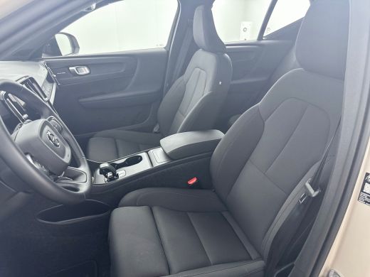 Volvo  EX40 Single Motor Extended Range Plus 82 kWh | 19" Allseason | Trekhaak | Adaptieve Cruise | BLIS | St... ActivLease financial lease