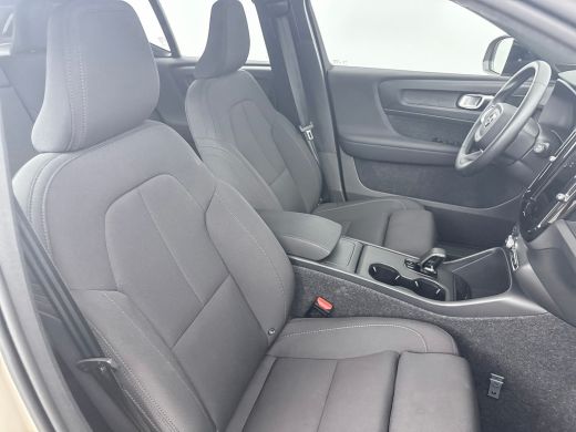 Volvo  EX40 Single Motor Extended Range Plus 82 kWh | 19" Allseason | Trekhaak | Adaptieve Cruise | BLIS | St... ActivLease financial lease