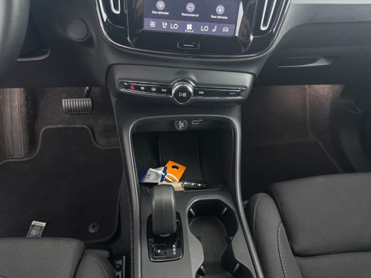 Volvo  EX40 Single Motor Extended Range Plus 82 kWh | 19" Allseason | Trekhaak | Adaptieve Cruise | BLIS | St... ActivLease financial lease