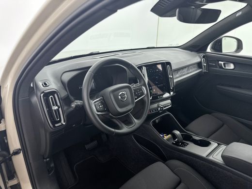 Volvo  EX40 Single Motor Extended Range Plus 82 kWh | 19" Allseason | Trekhaak | Adaptieve Cruise | BLIS | St... ActivLease financial lease