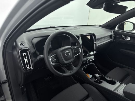 Volvo  EX40 Single Motor Plus Black Edition Europa 70 kWh | Achterbank verwarmd | Achteruitrijcamera | Apple ... ActivLease financial lease