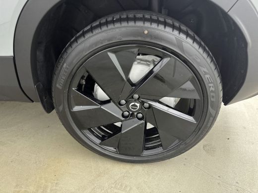 Volvo  EX40 Single Motor Plus Black Edition Europa 70 kWh | Achterbank verwarmd | Achteruitrijcamera | Apple ... ActivLease financial lease