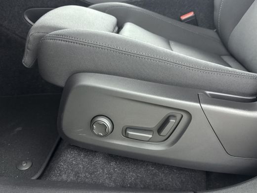 Volvo  EX40 Single Motor Plus Black Edition Europa 70 kWh | Achterbank verwarmd | Achteruitrijcamera | Apple ... ActivLease financial lease