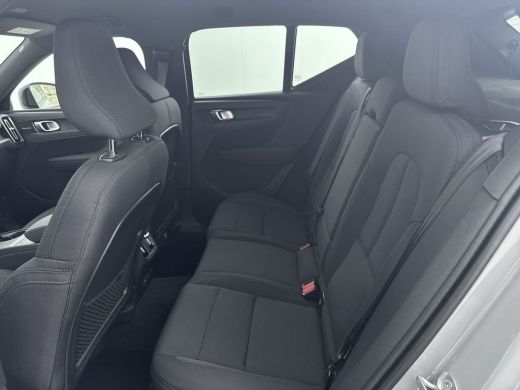 Volvo  EX40 Single Motor Plus Black Edition Europa 70 kWh | Achterbank verwarmd | Achteruitrijcamera | Apple ... ActivLease financial lease