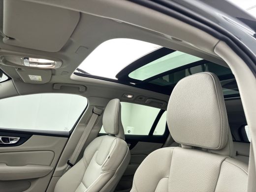 Volvo  V60 T6 Recharge Ultra Dark | 19" | Harman Kardon | Panoramadak | Head-Up | Full LED | 360 Camera | El... ActivLease financial lease