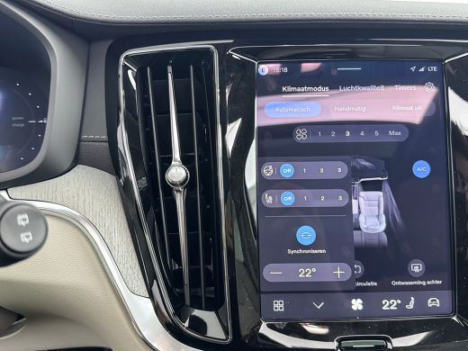 Volvo  V60 T6 Recharge Ultra Dark | 19" | Harman Kardon | Panoramadak | Head-Up | Full LED | 360 Camera | El... ActivLease financial lease