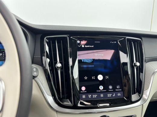 Volvo  V60 T6 Recharge Ultra Dark | 19" | Harman Kardon | Panoramadak | Head-Up | Full LED | 360 Camera | El... ActivLease financial lease