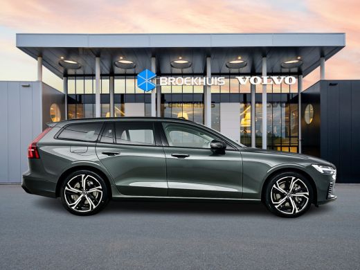 Volvo  V60 T6 Recharge Ultra Dark | 19" | Harman Kardon | Panoramadak | Head-Up | Full LED | 360 Camera | El... ActivLease financial lease