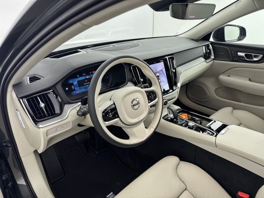 Volvo  V60 T6 Recharge Ultra Dark | 19" | Harman Kardon | Panoramadak | Head-Up | Full LED | 360 Camera | El... ActivLease financial lease