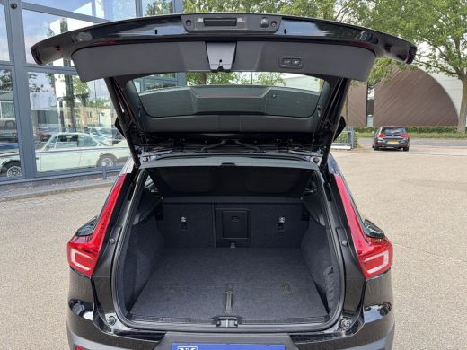 Volvo  XC40 Single Motor Plus 69 kWh SOH 95% |STOEL + STUURVERWARMING| ADAPTIEVE CRUISE| DODE HOEK SENSOR| EL... ActivLease financial lease