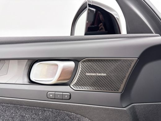 Volvo  XC40 T5 Recharge Ultimate Dark | 19" Allseason | Leder/Nubuck | Panoramadak | 360 Camera | Elektr. ver... ActivLease financial lease