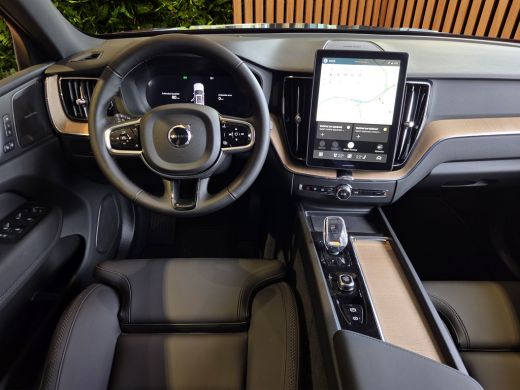 Volvo  XC60 2.0 T6 Plug-in hybrid AWD Dark | Panoramadak | 360 Camera | Head-up | Pilot Assist | 21" Velgen ActivLease financial lease