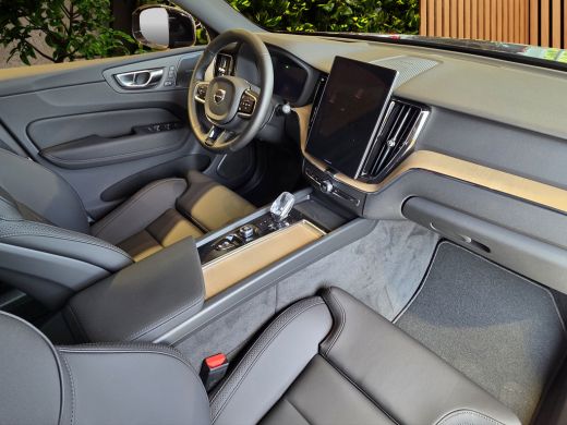 Volvo  XC60 2.0 T6 Plug-in hybrid AWD Dark | Panoramadak | 360 Camera | Head-up | Pilot Assist | 21" Velgen ActivLease financial lease