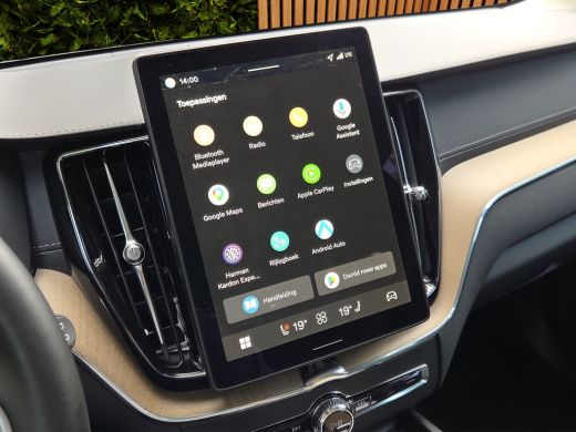 Volvo  XC60 2.0 T6 Plug-in hybrid AWD Ultra Dark | Luchtvering | Trekhaak | Head-up | Pano | 360 Cam | Harman... ActivLease financial lease