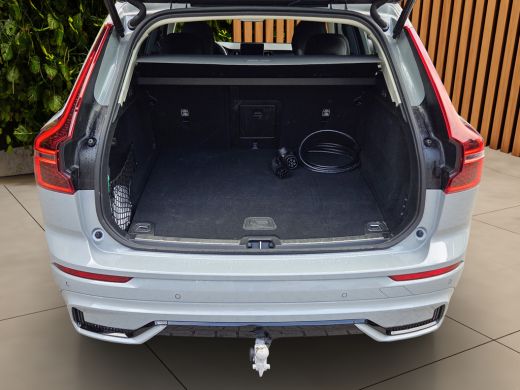 Volvo  XC60 2.0 T6 Plug-in hybrid AWD Ultra Dark | Luchtvering | Trekhaak | Head-up | Pano | 360 Cam | Harman... ActivLease financial lease