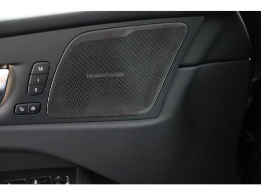 Volvo  XC60 T6 AWD Ultra Dark | Luchtvering | Trekhaak | Head-Up | Panoramadak | 360 Camera | ActivLease financial lease