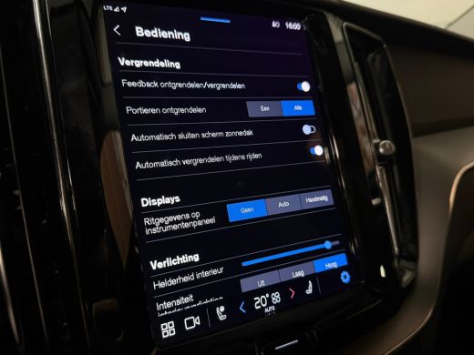 Volvo  XC60 T8 AWD Recharge Plus Dark | Harman Kardon | 455pk | All Season banden | Adaptieve Cruise Control ... ActivLease financial lease
