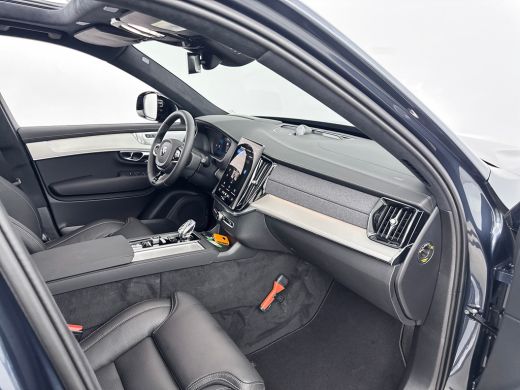Volvo  XC90 T8 Ultra Black Edition Executive | 22" | Gelaagd & Getint Glas | Geintegreerd kinderzitje | Lucht... ActivLease financial lease