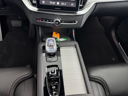 Volvo  XC90 T8 Ultra Black Edition Executive | 22" | Gelaagd & Getint Glas | Geintegreerd kinderzitje | Lucht... ActivLease financial lease
