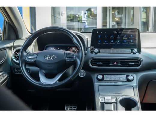 Hyundai Kona EV Fashion 64 kWh | Camera | Stoelverwarmig | Cruise control adaptief | Head-up display | Dodehoe... ActivLease financial lease