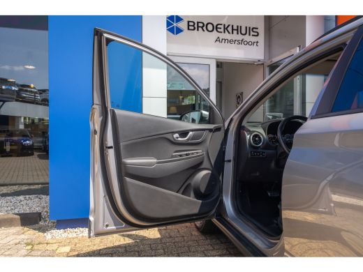 Hyundai Kona EV Fashion 64 kWh | Camera | Stoelverwarmig | Cruise control adaptief | Head-up display | Dodehoe... ActivLease financial lease