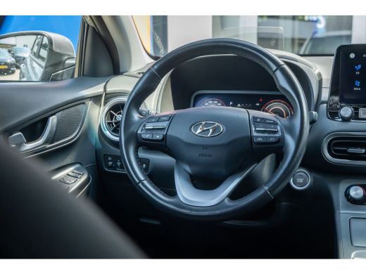 Hyundai Kona EV Fashion 64 kWh | Camera | Stoelverwarmig | Cruise control adaptief | Head-up display | Dodehoe... ActivLease financial lease