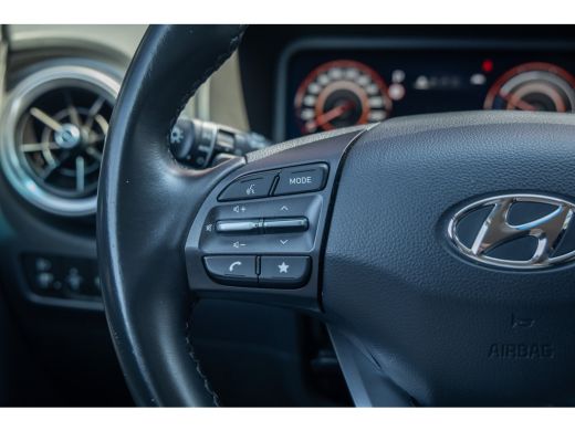 Hyundai Kona EV Fashion 64 kWh | Camera | Stoelverwarmig | Cruise control adaptief | Head-up display | Dodehoe... ActivLease financial lease