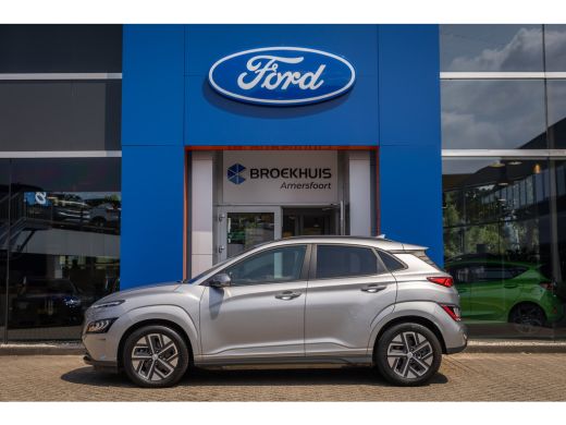 Hyundai Kona EV Fashion 64 kWh | Camera | Stoelverwarmig | Cruise control adaptief | Head-up display | Dodehoe... ActivLease financial lease