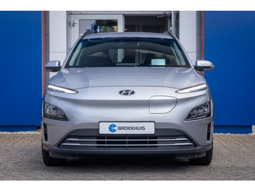 Hyundai Kona EV Fashion 64 kWh | Camera | Stoelverwarmig | Cruise control adaptief | Head-up display | Dodehoe... ActivLease financial lease