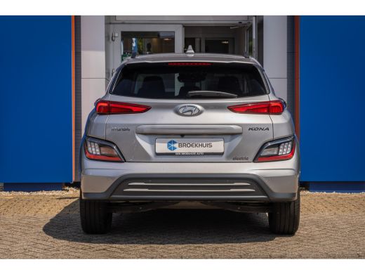 Hyundai Kona EV Fashion 64 kWh | Camera | Stoelverwarmig | Cruise control adaptief | Head-up display | Dodehoe... ActivLease financial lease