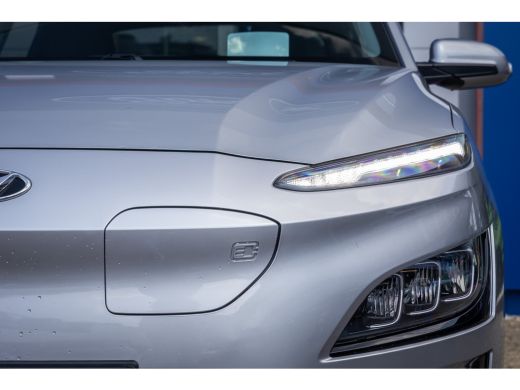 Hyundai Kona EV Fashion 64 kWh | Camera | Stoelverwarmig | Cruise control adaptief | Head-up display | Dodehoe... ActivLease financial lease
